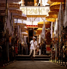 Indonesische man op een markt